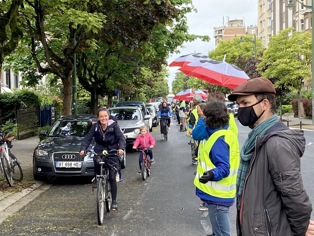 Chaîne humaine sur le boulevard Van Haelen - GRACQ Forest