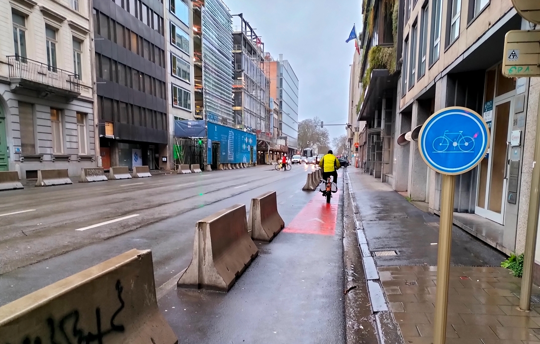 Piste cyclable sur la rue Belliard