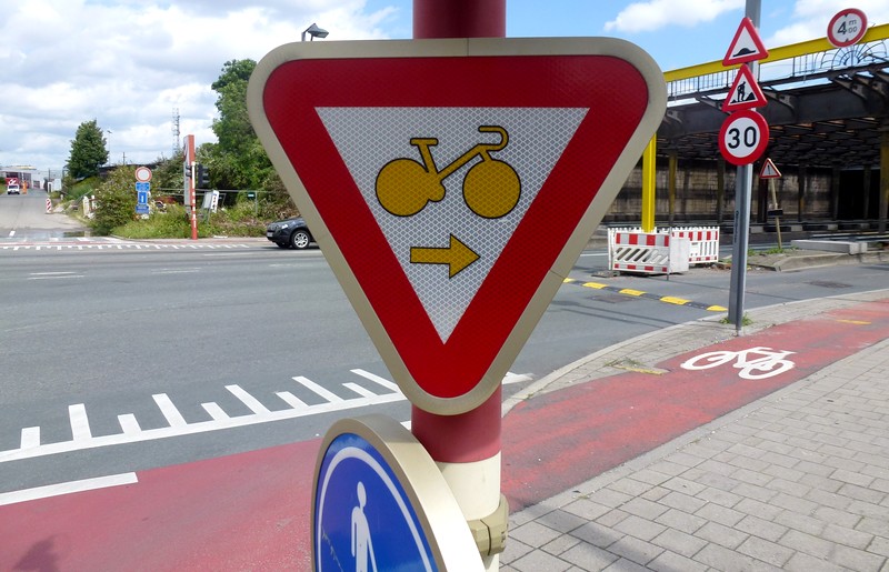 Tourne-à-droite cycliste B22