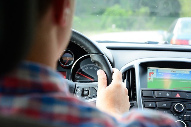 Conducteur au volant