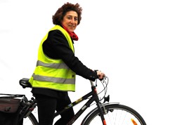 Cycliste avec chasuble