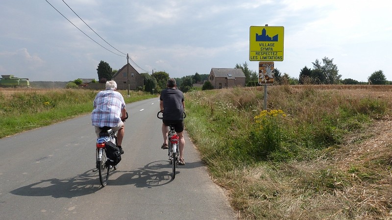 Deux cyclistes de front