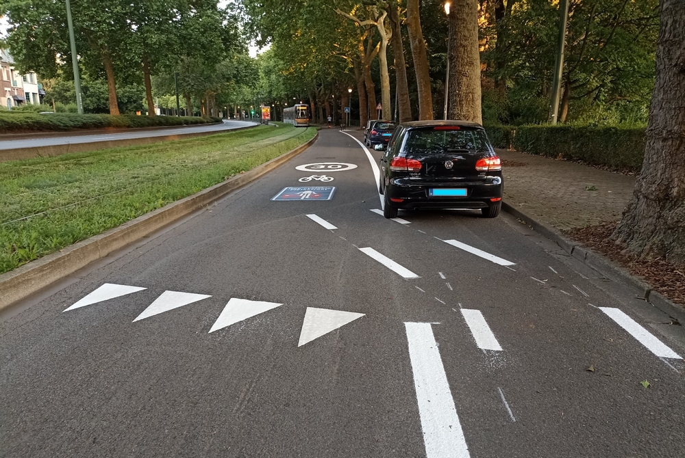 Chicanes le long de la rue cyclable sur le boulevard Lambermont