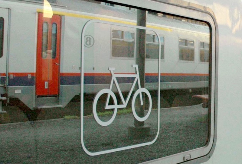 Logo vélo sur train SNCB
