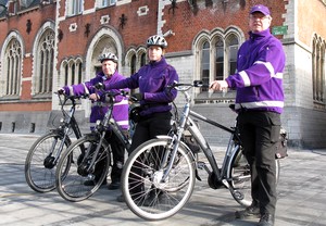 gardiens de la paix à vélo
