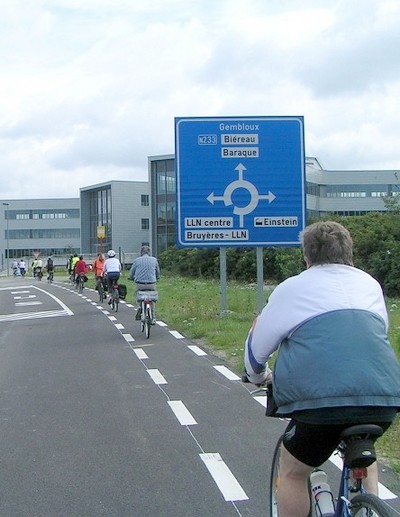 Piste cyclable marquée sur voirie régionale